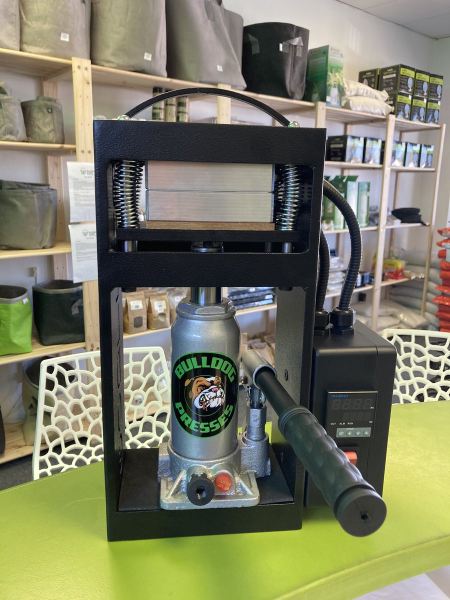 thegrowden's tweet photo. Bulldog Presses and accessories now available at The Grow Den 🔥🔥🔥 #bulldogpresses #bulldogpress #rosintech #rosin #rosinpressing #dab #extractions https://t.co/siucGEG6PF