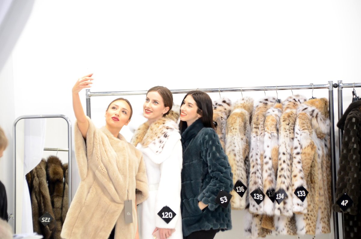 kastoriafurfair's tweet image. End of 2020 and girls are in cheerful mood!

#kastoria #kastoriafurcity #furstagram #ootd #ootn #outfitoftheday #wiw #instastyle #fur #womenswear #tbt #whatiwore #fashion #furfashion #kastoriafurfair #fashioninsta #fashiondaily #шубы #шуба #мех #мода #kiff #fashionshow #minkfur