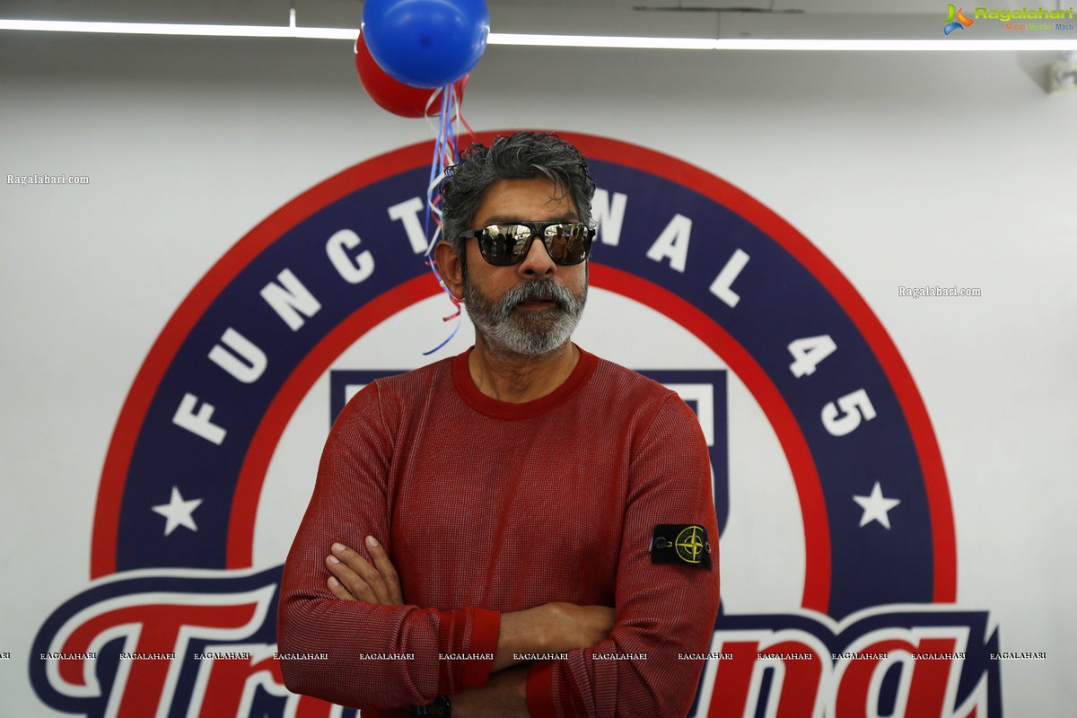 Ragalahari's tweet photo. Jagapathi Babu Launches Functional 45 (F45) Gym - https://t.co/uT3UITCgy0

#JagapathiBabu #Functional45 #F45 #Gym https://t.co/vUgYoH8mio