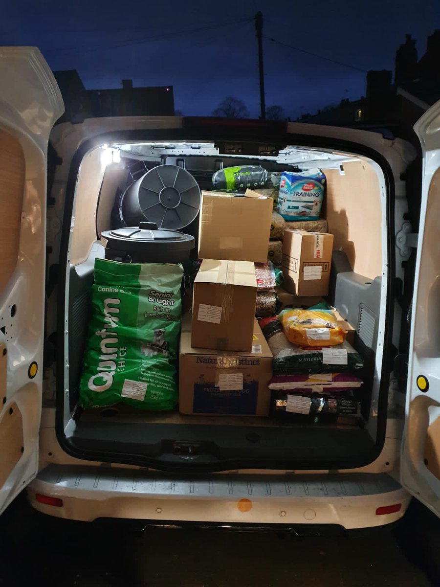 PetsPantryWA4's tweet image. Early Bird Simon loading your deliveries this morning. Still Dark ✨✨ First run loaded ready. 🙏🏻 for supporting a local business. #ourvan #localdeliveryavailable🚚📦 #shoplocal #stocktonheathhighstreet #sostocktonheath #stocktonheathpetshop #stocktonheath #warringtonbusiness