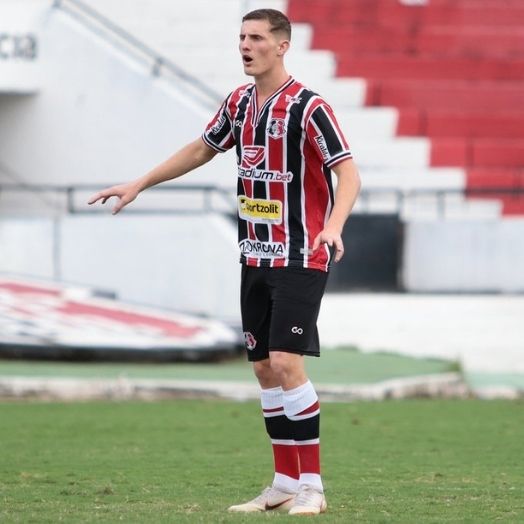 A rodada de quarta-feira do Pernambucano Sub-20 foi movimentada. Tivemos:
➡️ 10 x 1 do Náutico sobre o Ipojuca
➡️ 5 gols do atacante Léo Gaúcho (foto), na vitória do Santa Cruz por 6 a 1 sobre o Cabense
Mais detalhes sobre a edição você encontra aqui: https://t.co/elwfXBs26h https://t.co/b8OEHcNfHY