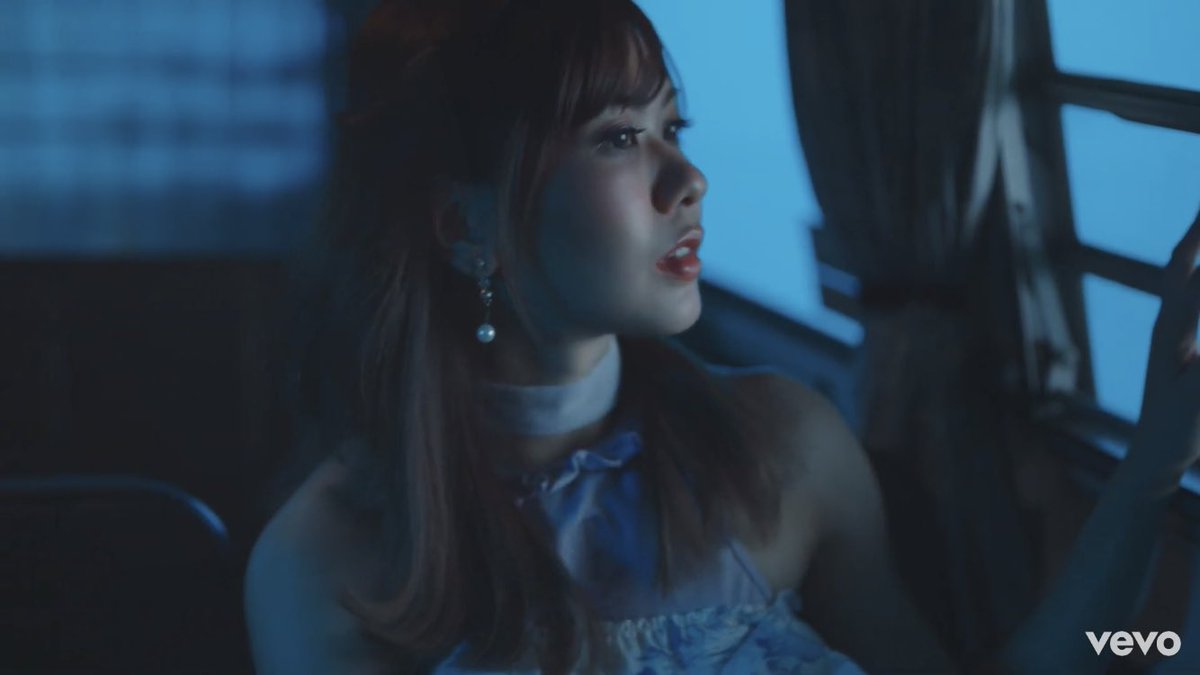 bubblepinkw's tweet photo. ชอบอะไรก็ไม่เท่าชอบเธอ 🍦💛#VANILLAOfficialMV #NoeyLYRA https://t.co/YbkstIOrZt