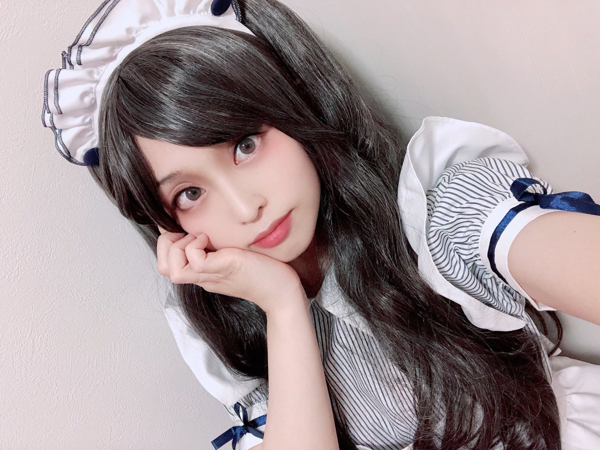 ゆん もしもメイドさんだったら 自撮りとメイクの研究頑張りました ポージングは可愛いって思ってる推しのメイドさんを参考に 皆さん誰だか分かりますか ๓ 罒 ๓ もしもシリーズ メイドさん 地雷メイク 推しのポーズ コスプレ