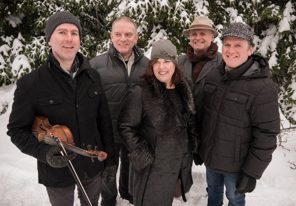 BDiamondProd's tweet photo. We'll be announcing a Barra MacNeils' Atlantic Bubble Christmas Tour shortly! Stay tuned for details! https://t.co/hu8cjrjUWp