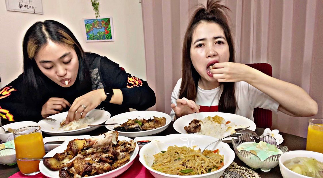 jheivideos's tweet photo. Just uploaded: DINNER MUKBANG+ENGLISH CHALLENGE👇🏻
https://t.co/pglfBeKrcR
#pinayinJapan🇯🇵 #bisayanagenglishchallenge
#englishchallenge #laughtrip #goodvibes https://t.co/96zfXls3sf