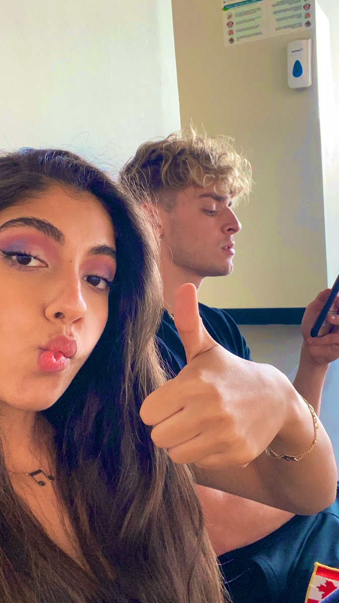 NowUnitedMusic's tweet photo. Guys my twitter username is @nour_ardakani 💓 https://t.co/0twGgFXk8I