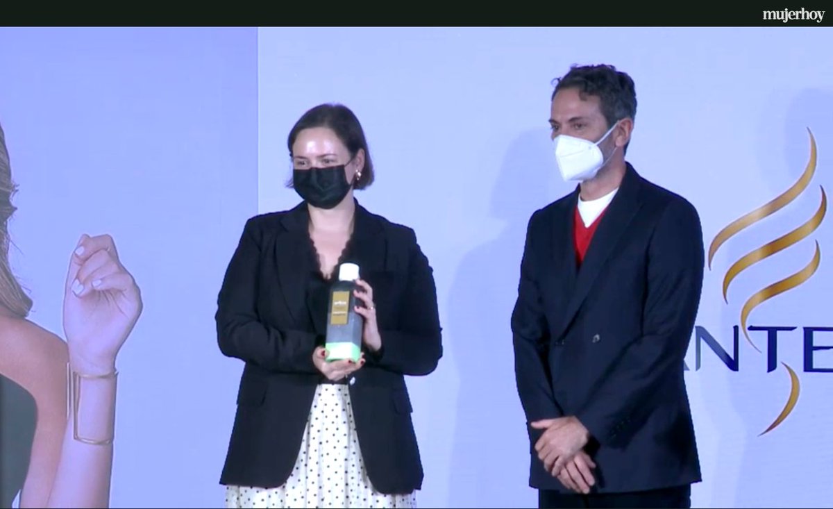 "Como industria tenemos el reto de ser cada vez más diversa e inclusiva, no dejar a nadie fuera de los cánones de belleza que antes marcaban nuestras vidas." - <a href="/fatimacollarte/">fatimacollarte</a> , Directora de Marketing de <a href="/pelopantene/">Pelo Pantene</a> durante los IX Premios Belleza de <a href="/Mujerhoy/">Mujerhoy</a>