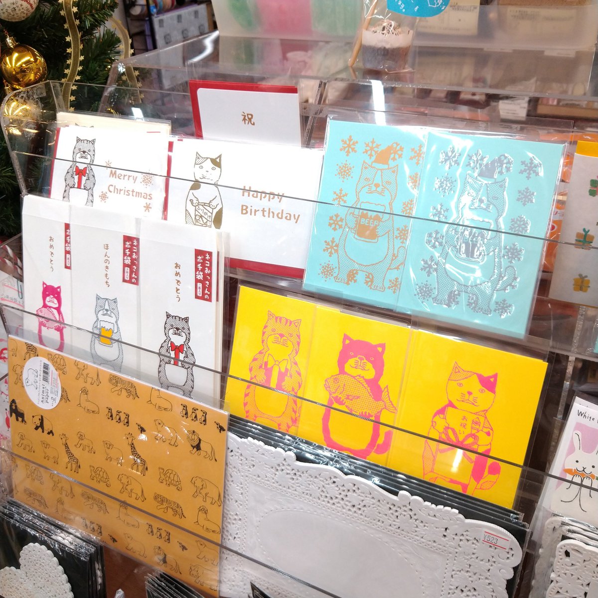 Zucoasobi ものづくりユニット 阪神芦屋駅から徒歩すぐの製菓材料店 ベイクベイス Babke Base にてzucoasobiのペーパーアイテムを一部期間限定で取り扱い頂いております お菓子の材料や道具がそろう素敵なお店 なので クリスマスにむけてケーキや