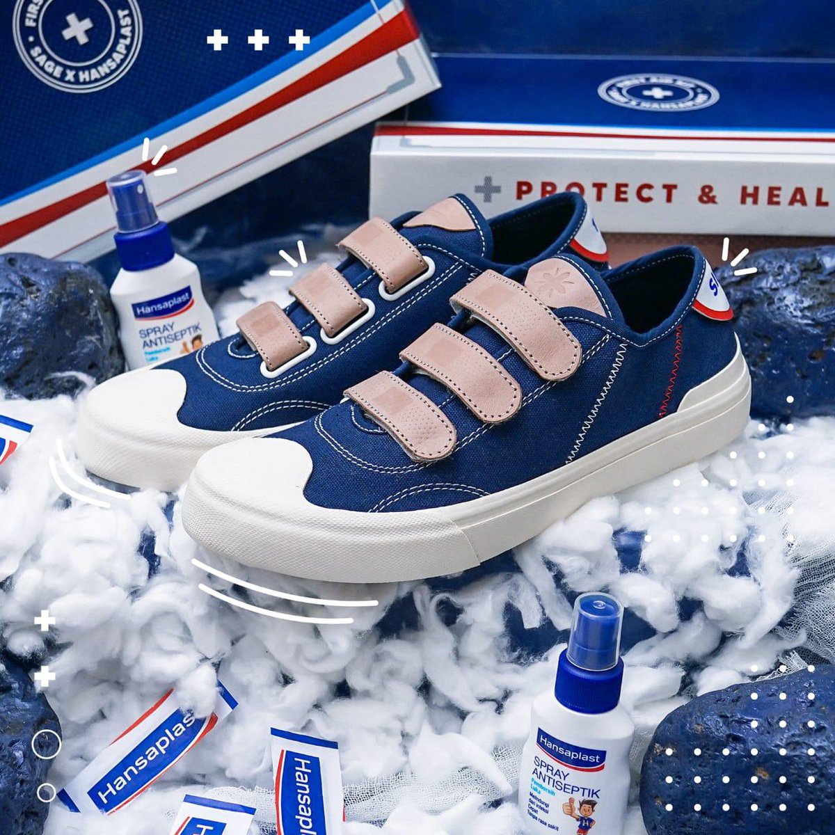 shitlicious's tweet photo. Aduh.. Ada sepatu edisi Hansaplast. Kok aku naksir. 😭😭 https://t.co/58qwWuPX0B