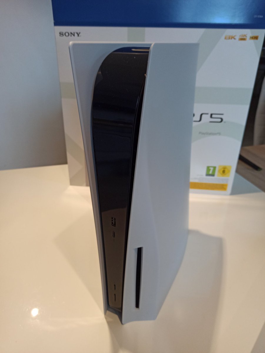 AnseiLeSamourai's tweet photo. Je suis comme un gosse 😄 #PlayStation5 https://t.co/8cZhCxv4Oh