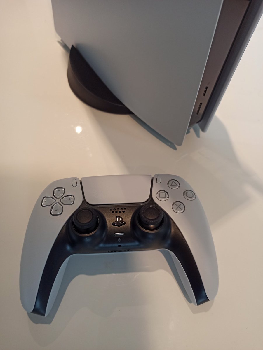 AnseiLeSamourai's tweet photo. Je suis comme un gosse 😄 #PlayStation5 https://t.co/8cZhCxv4Oh