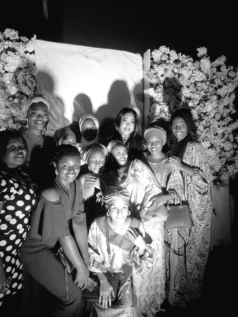 miemiey_rilwan1's tweet photo. #MyEricaMoments one of the best moments is seeing her hugging her I almost faint ❤❤❤⭐️ she is beautiful and soft @EricaNlewedim https://t.co/q00kxJmxEY