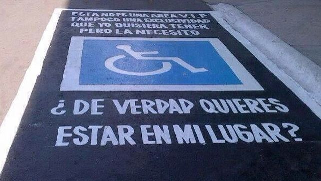 La empatía es la capacidad de ponerse en el lugar del otro y actuar en consecuencia. ¿La practicas?

#PonteEnSuLugar  ♿ No ocupes su lugar ¡Gracias👏!

#FelizJueves #DGTeros