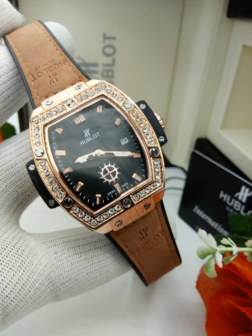 oramshouse_'s tweet photo. Ladies hublot wristwatches available 
Price 10k 
Dm to place your orders 
Pls kindly retweet if you come across this. #mayalmightyAllah #sugar #federalgovernment #LekkiMassacre #lekkigenocide #MyEricaMoments #ThursdayMotivation #thursdaymorning #byebadgovernance #somto #Papaya https://t.co/xsN8LO56x5