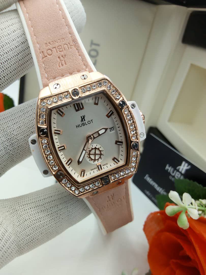 oramshouse_'s tweet photo. Ladies hublot wristwatches available 
Price 10k 
Dm to place your orders 
Pls kindly retweet if you come across this. #mayalmightyAllah #sugar #federalgovernment #LekkiMassacre #lekkigenocide #MyEricaMoments #ThursdayMotivation #thursdaymorning #byebadgovernance #somto #Papaya https://t.co/xsN8LO56x5