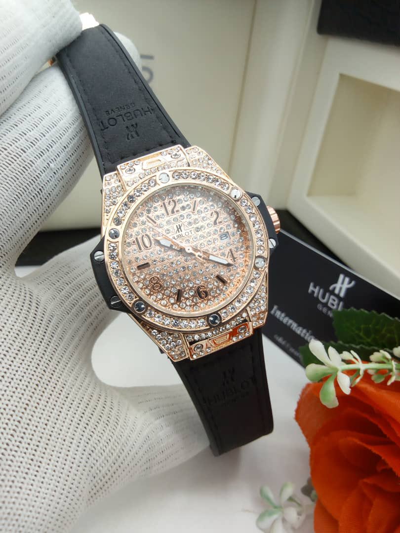 oramshouse_'s tweet photo. Ladies hublot wristwatches available 
Price 10k 
Dm to place your orders 
Pls kindly retweet if you come across this. #mayalmightyAllah #sugar #federalgovernment #LekkiMassacre #lekkigenocide #MyEricaMoments #ThursdayMotivation #thursdaymorning #byebadgovernance #somto #Papaya https://t.co/xsN8LO56x5