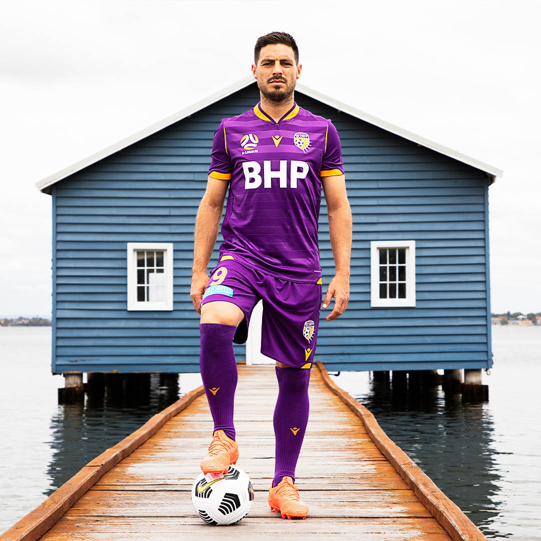 PerthGloryFC's tweet photo. A home jersey made for the people.

The new kit features a bold orange trim, special silicon badge and a vintage collar, all design elements suggested in our fans’ feedback

Available for pre-order here: https://t.co/KwQRt4imXM https://t.co/NSPvX5ZGcU