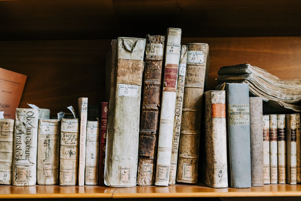 akropost's tweet photo. Hoy se celebra el #DiaMundialDeLaFilosofia, un día perfecto para empezar un libro o aprender algo nuevo y enriquecernos de sabiduría 🙂 https://t.co/g7z5GZyo89