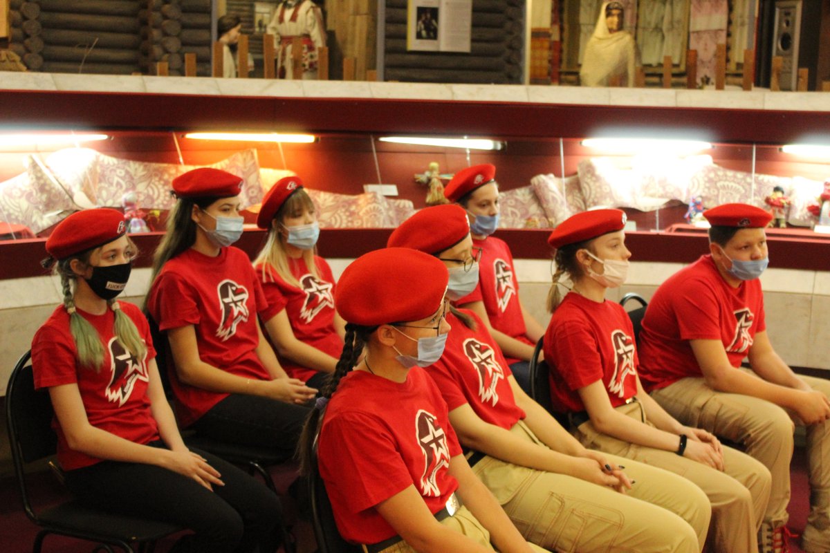 Вчера у нас в музее состоялась встреча из цикла «Герои, Отчизну защитившие собой», посвященная профессии военного разведчика.