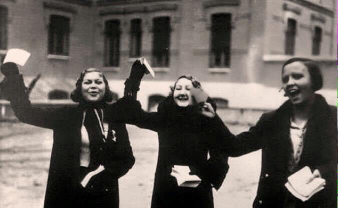 Un 19 de noviembre de 1933 las mujeres españolas votaban por primera vez.

Ojalá festivo que en lugar de la Inmaculada Concepción.