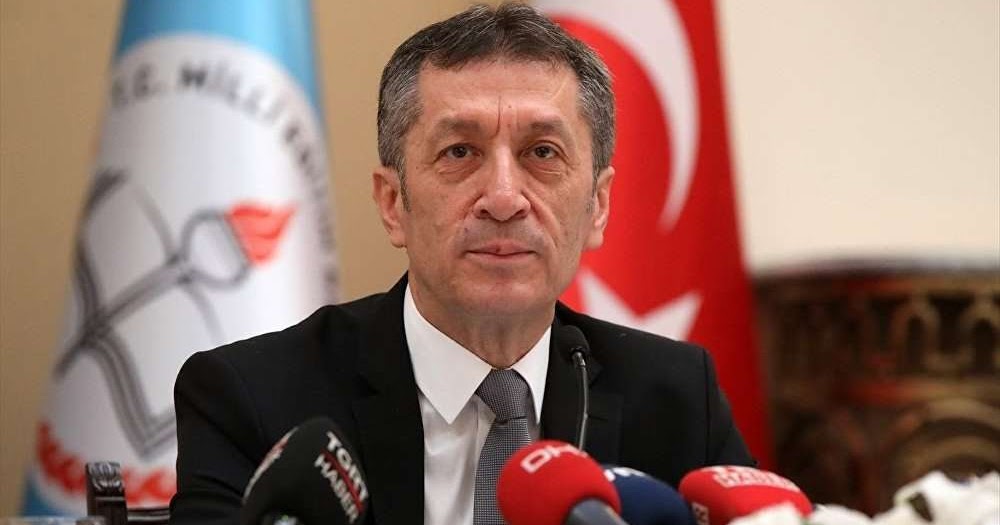 MemurSite's tweet photo. Milli Eğitim Bakanı Ziya Selçuk İstifa Mı Edecek ? #Meböğrtsahipçık #ziyaselcukistifa https://t.co/xkf9IeolnC https://t.co/b5E4XUI4UH