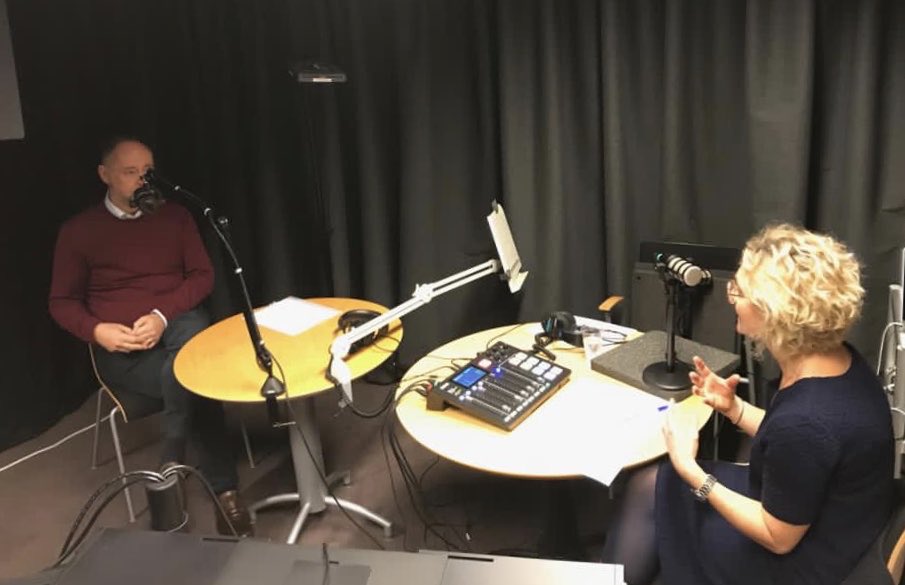 RichWoodUK's tweet photo. 👋🏼 @NorwayMFA ansatte!
Watch out for my podcast chat with @saoddsen for the diplomatic academy series. 
Vi snakker om diplomatiet under COVID-krisen og sosiale medier. Heldigvis på engelsk! #DigitalDiplomacy #workingdifferently https://t.co/6abCCG0a6G