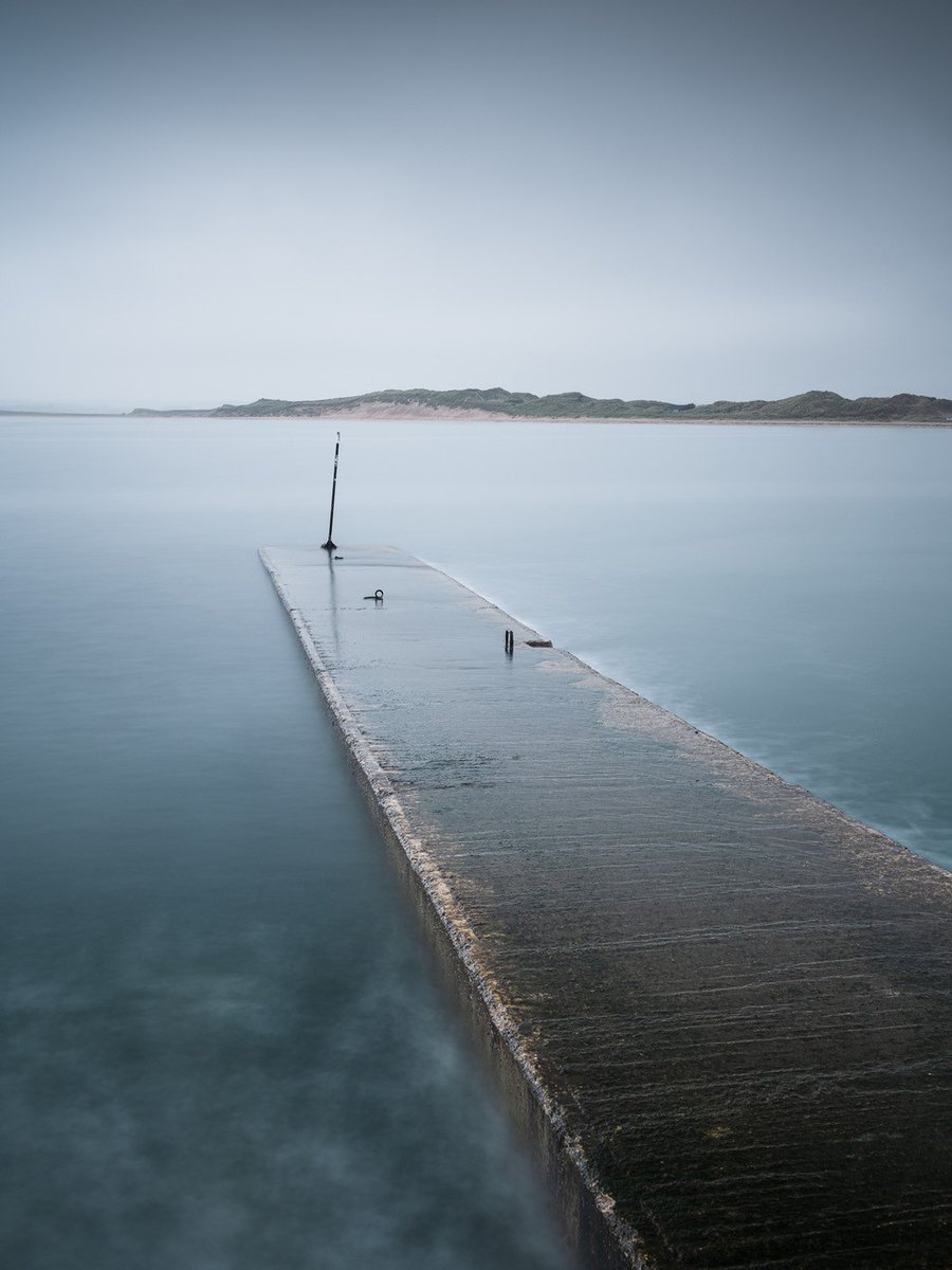 LEEFilters's tweet photo. This is the final section of concrete harbour wall, photographed on a still, dreary day ☁️ 
@CattellMT
📍 #BeadnellHarbour
📷@UKNikon #D850
⭕ #Nikon 24-70mm
⚙️ f11, ISO 64, 90s
⬛@LEEFilters 0.6 #2stop #ND #MediumGrad &amp; BigStopper #10Stop
⚫ #Polariser
🔗 https://t.co/8ORbPwa5bG https://t.co/1RE3aJxaT6