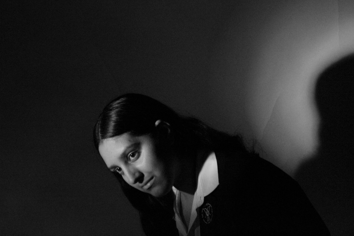 Staugart's tweet photo. Creating Rembrandt inspired lighting in photography club @staugustinesp https://t.co/qDjDPOOhlJ
