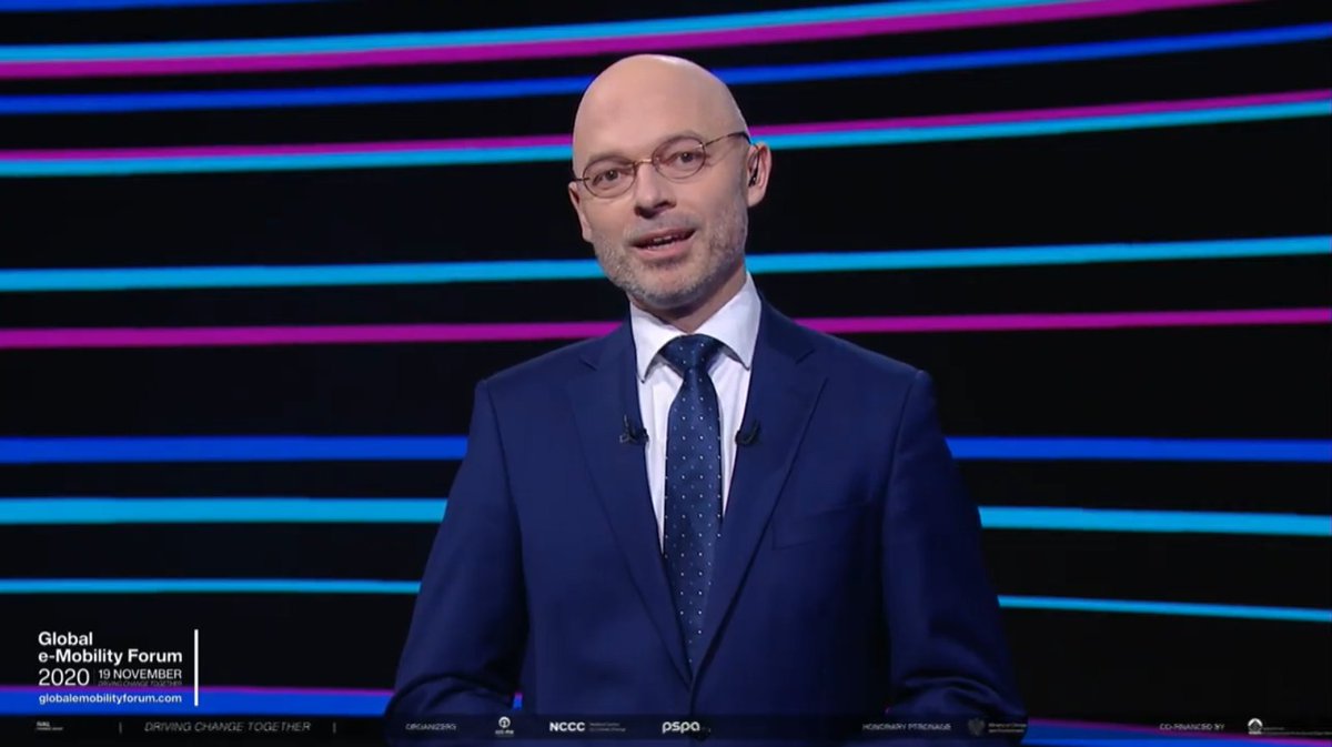 MKiS_GOV_PL's tweet photo. Minister @KurtykaMichal: Do dotychczasowych sygnatariuszy Deklaracji #DrivingChangeTogether dołączają nowe kraje. W ostatnich dniach deklarację podpisały Rumunia i Holandia. Dołącza do nas także Szwajcaria. To wspaniała wiadomość dla rozwoju #elektromobilność. https://t.co/GB7lV55G2d