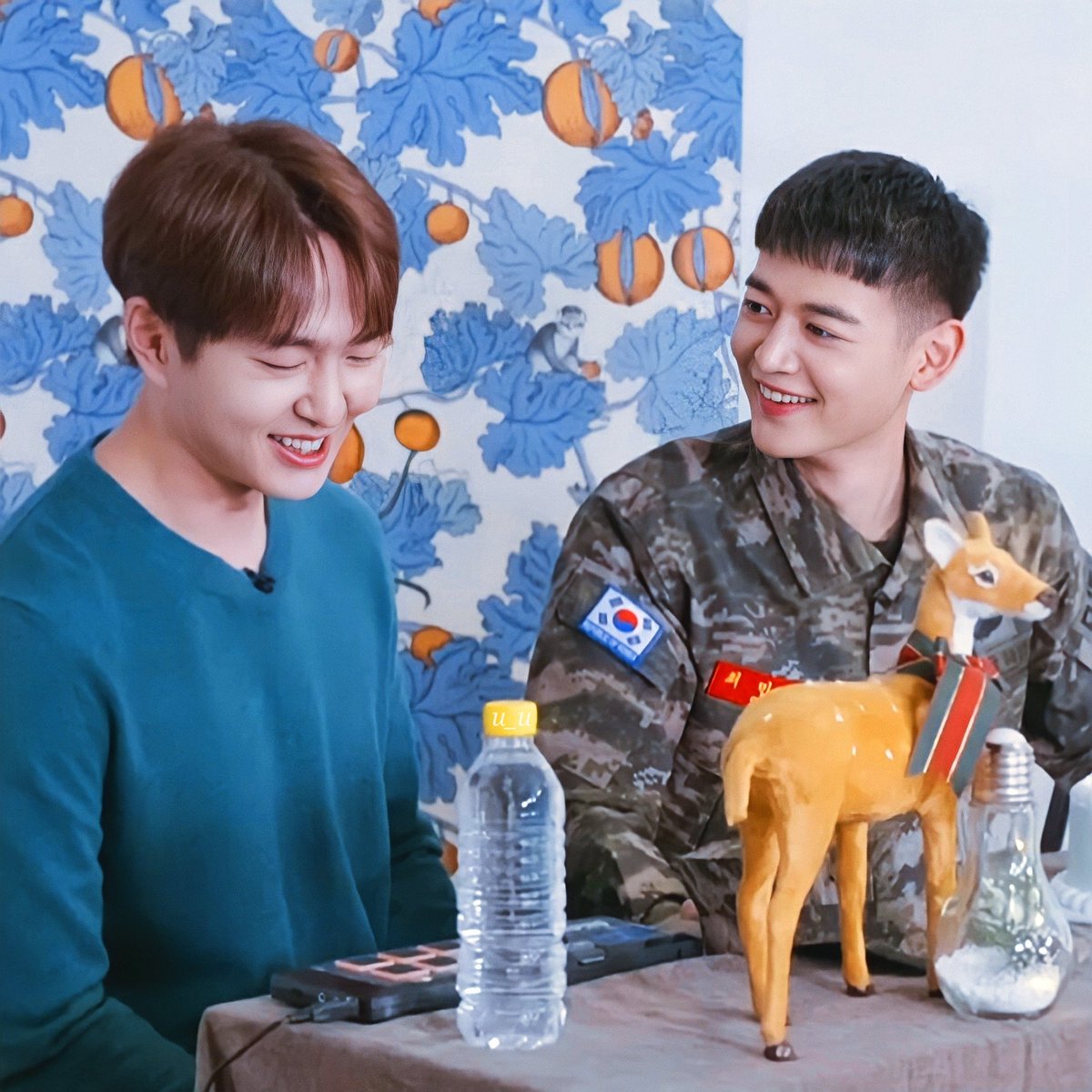 hourlyonho's tweet photo. This is sofest ❤❤

#ONEW #MINHO #SHINee #ONHO @shinetter @SHINee 🦌🐰💕💕 https://t.co/yMnaUiNMHS