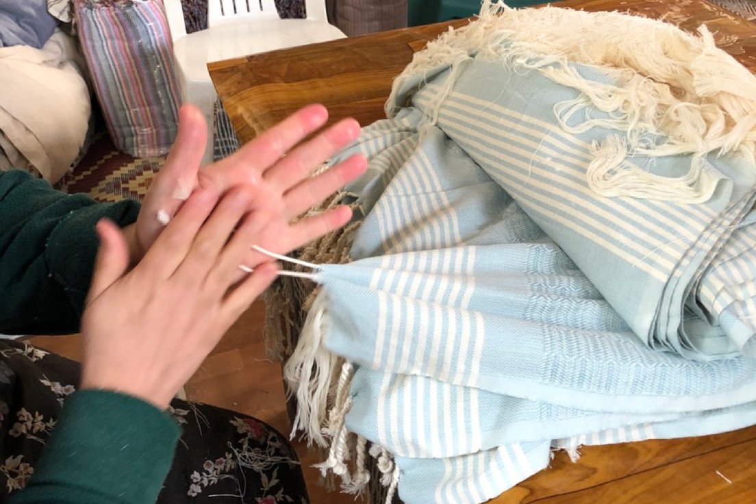 Threadcounts_'s tweet photo. Welcome to the world of #weaving! 🧵Our co-founder/CMO, @Ella_Cullen1, spent the day in Buldan, #Turkey. Understanding how #organiccotton makes its way from the #farm into a range of towels involves numerous steps - which all need to be recorded on the #blockchain. #textiles https://t.co/NRGQEycASa