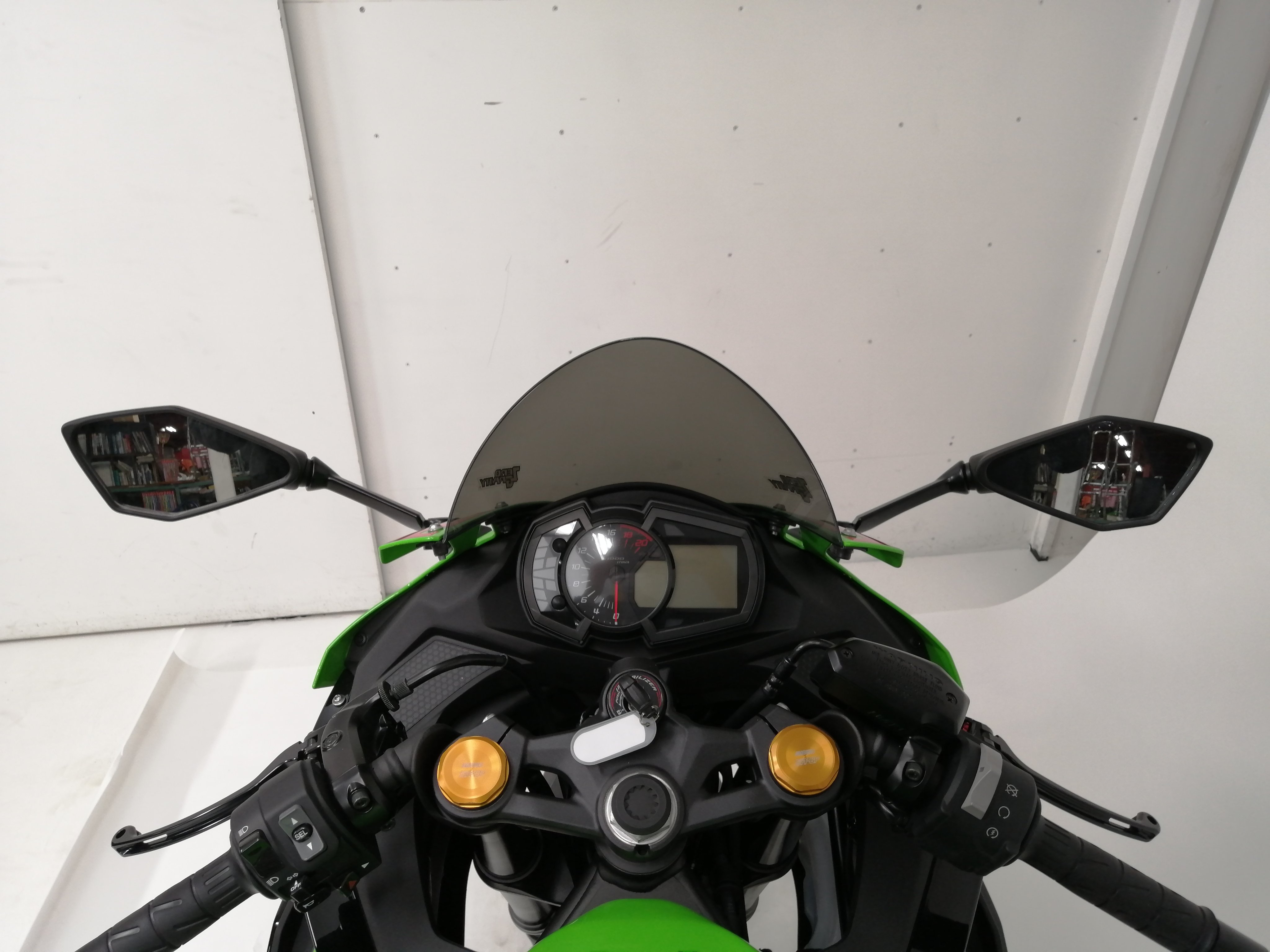 Amazon | ゼログラビティ スクリーン コルサ スモーク ZX-25R/ZX-25R SE 20-22 2428402 | スクリーン本体 |  車＆バイク