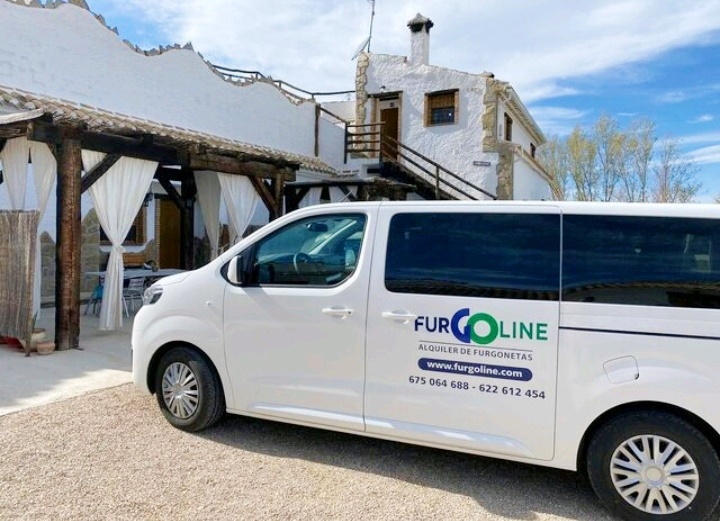 furgoline's tweet photo. Para el transporte de personas dispones de nuestras furgonetas mixtas y monovolúmenes de hasta 9 plazas perfectas para viajes familiares, eventos o traslados de personal 🚐💚

Solicita tu alquiler en 📲 https://t.co/jkCdl9mJuq
#Furgoline #Furgonetas #Alquiler #Transporte #Viajes https://t.co/weHBCzkf1F