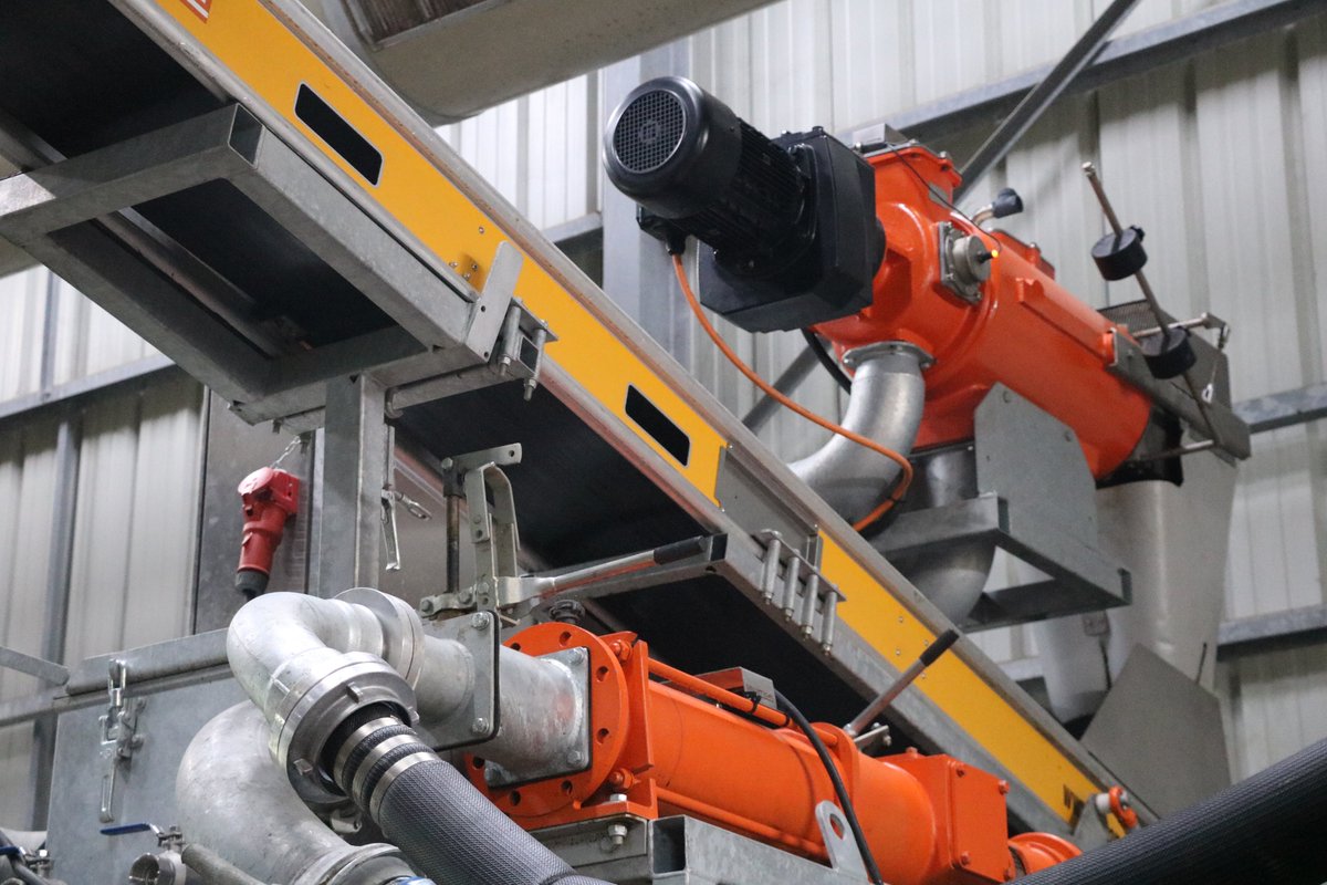 Mise en service réussie de la presse à vis PAULMICHL PM300 40M3/H sur le site de La Séguinière (49) 💪
Location 2 mois avec option d'achat 
Si vous êtes intéressés, contactez-nous !
contact@sycomore-services.com
#Sycomore #methanisation #location #equipements