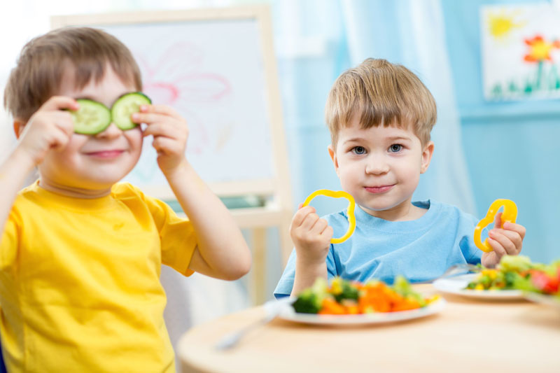 EscuelaPeques's tweet photo. ¡Buenos días 👋 mamis y papis 👩‍🦰👨‍🦰!

¿Cuáles son los alimentos 🥦🍅 imprescindibles en la infancia 👶? La nutrición es el factor esencial, así como el ejercicio, en el desarrollo sano de cualquier pequeño 👉   https://t.co/FzSqBDK0VF.

#Escuelainfantil #Madrid https://t.co/uqYAv613LU