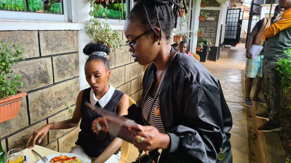 phatphabtasha's tweet photo. Old friends meet in new spaces and the growth goosh @Miss_Kageha  was our very able and amazing Make up artist in #LameTheMovie this 11th december @RupasMallCinema in @UGC_TheChampion   @InfoKfcb @kenyafilmcomm @EldoretFilm https://t.co/8pVHlancQa