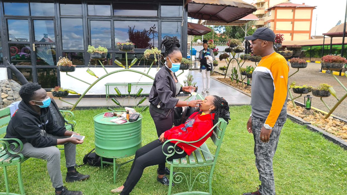 phatphabtasha's tweet photo. Old friends meet in new spaces and the growth goosh @Miss_Kageha  was our very able and amazing Make up artist in #LameTheMovie this 11th december @RupasMallCinema in @UGC_TheChampion   @InfoKfcb @kenyafilmcomm @EldoretFilm https://t.co/8pVHlancQa