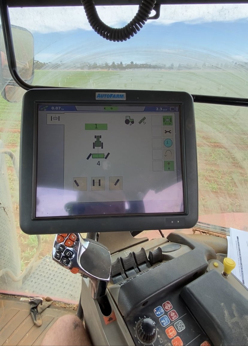 tonk_elec's tweet photo. Change of pace from grain harvest.
Finished up this Implement Steer system on Bed Former today.
ISOBUS @HomburgHolland #SmartSteer @AgLeaderTech RTK GPS7500 Receiver running through Integra display.
@agleaderAP https://t.co/ON7sPIuD1y
