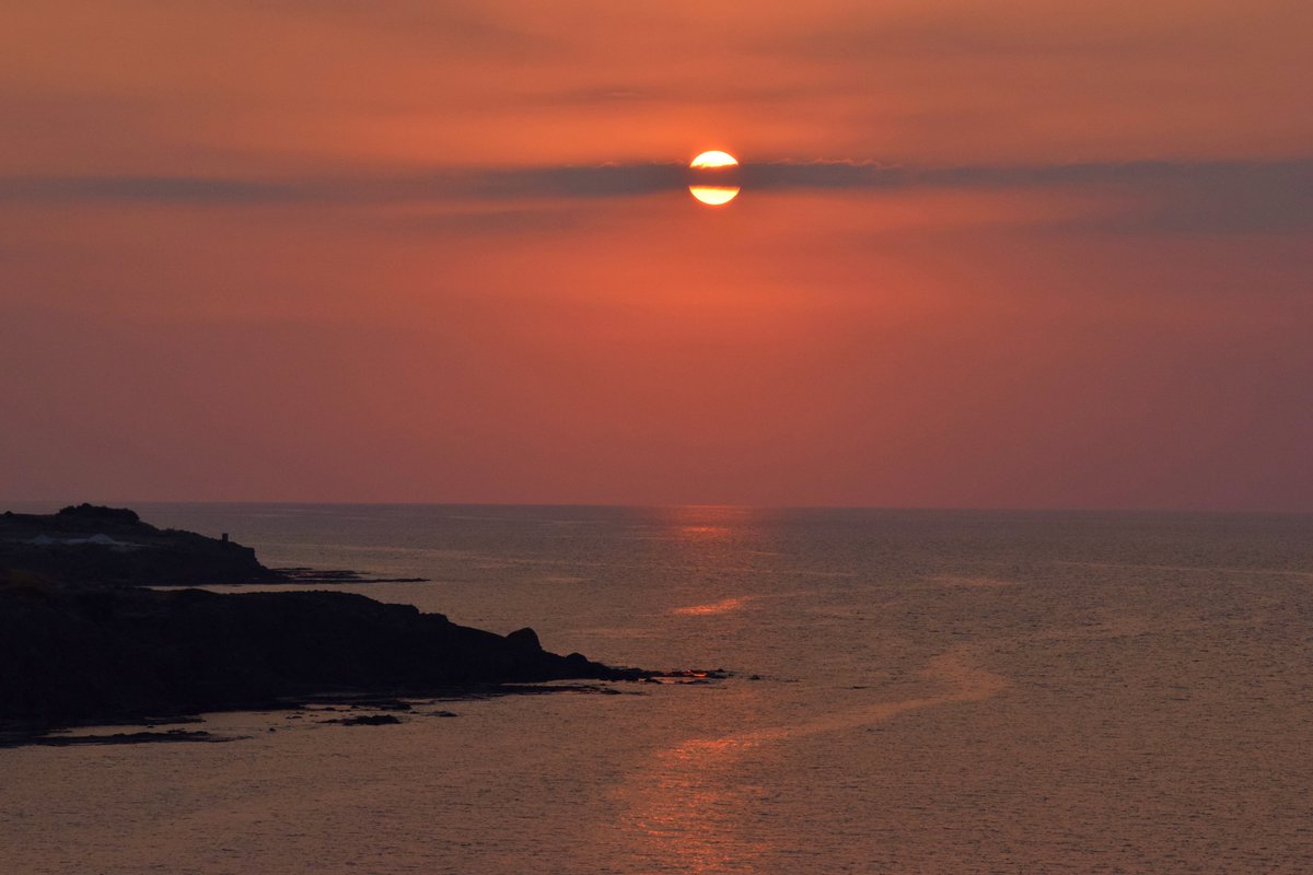 “The mind is not a vessel to be filled but a fire to be kindled.”

_ Plutarch _

#photography #photo #photooftheday #sunset