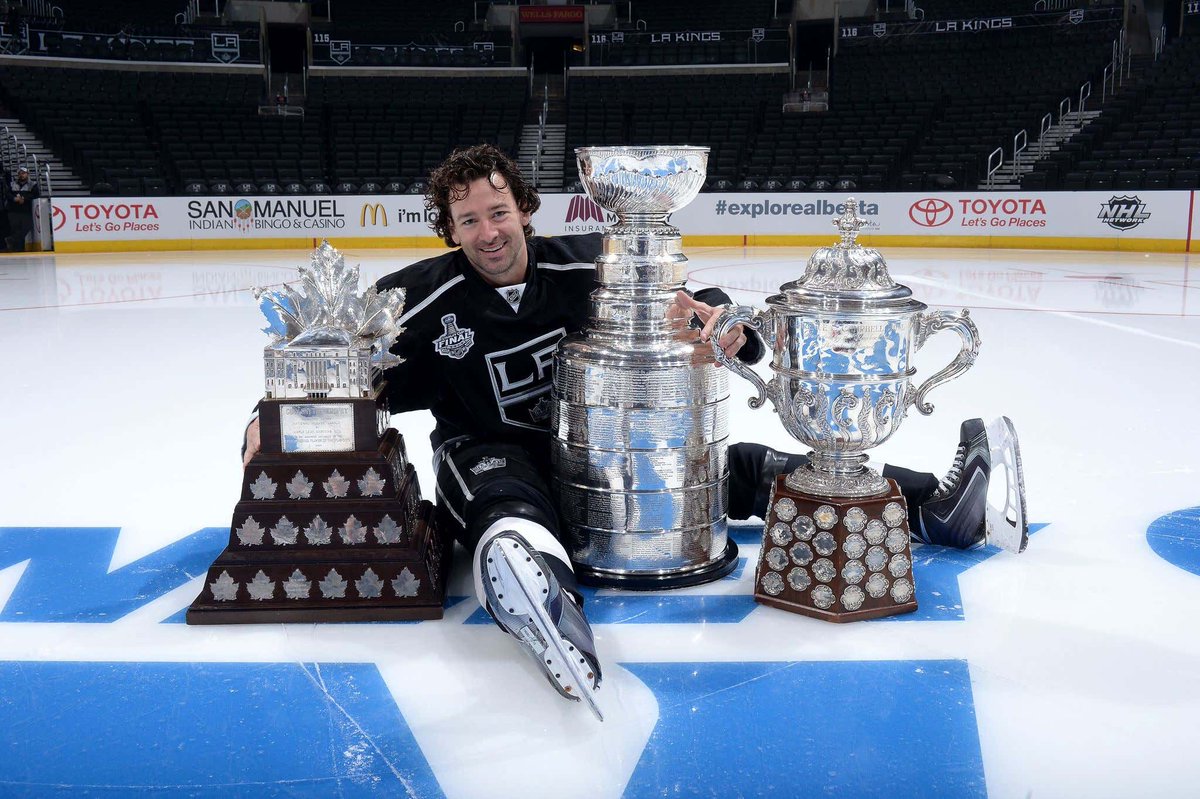 spittinchiclets's tweet photo. Spittin' Chiclets Episode 307: Featuring @JustinWilliams + @gerrydee

- Mr. Game 7
- 3x Cup Champ
- Family Feud
- The Masters
- Big Whit news

++ a ton more

Presented by @NewAmsterdam

Apple: https://t.co/G6Iit3drXa
Spotify: https://t.co/J5DLPmYqZw https://t.co/aZwavVTxvQ