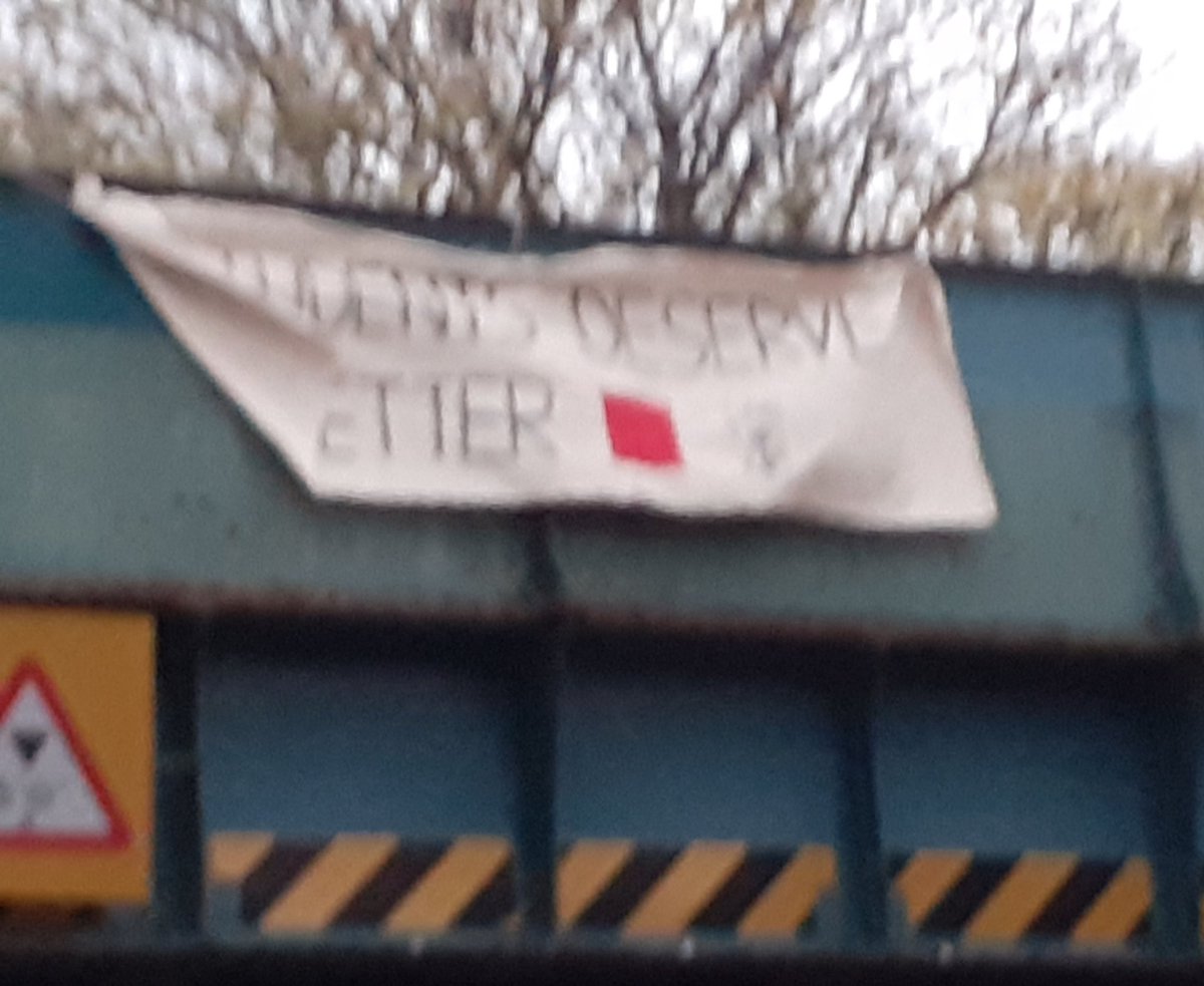 It's #DirectAction day in the #StudentsDeserveBetter National Week of Action! This morning we're spreading the message at the University of Gloucestershire. Solidarity with <a href="/rentstrikeUoM/">UoM Rent Strike 2023</a> <a href="/nusuk/">NUS UK</a> @RentStrikeBris <a href="/pauseorpayuk/">pauseorpayuk 🟥</a> <a href="/UnisNotBorders/">UnisResistBorders #WearAMask #BordersKillKnowledge</a> <a href="/RoeSSAH/">Rethinking Roehampton</a> <a href="/RejectBUCuts/">Bangor Students Against Cuts</a> <a href="/asafermcr/">S.A.F.E.R</a> ❤✊