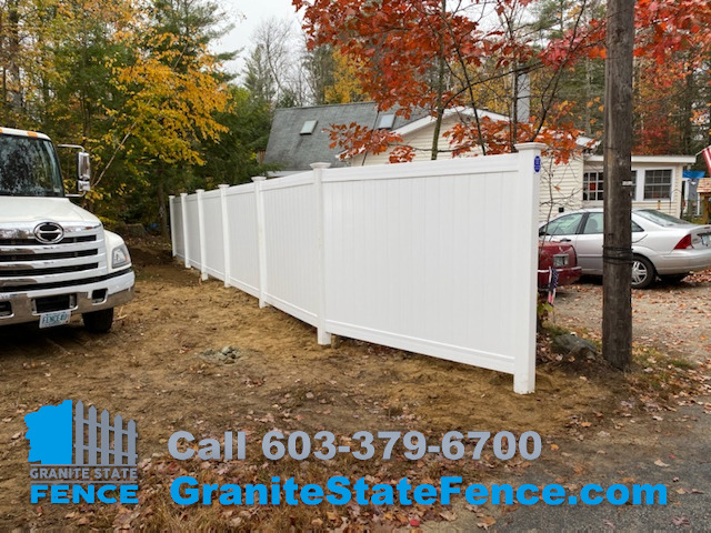 FenceState's tweet image. We Installed white vinyl privacy to create neighbor separation in this residential neighborhood in Raymond, NH.

   #RaymondNH #vinylfence #privacyfencing granitestatefence.com/white-vinyl-pr…