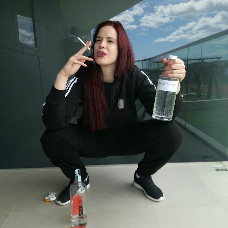 девушка гопник