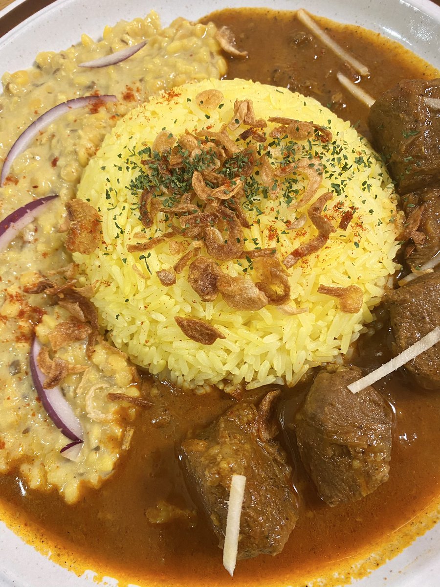 johnnypagejapan's tweet photo. 今日も今日とて…ポークビンダルとココナッツダルでござる。#johnnycurry #spicecurry #今日は暑かった https://t.co/43ew2N6GAE