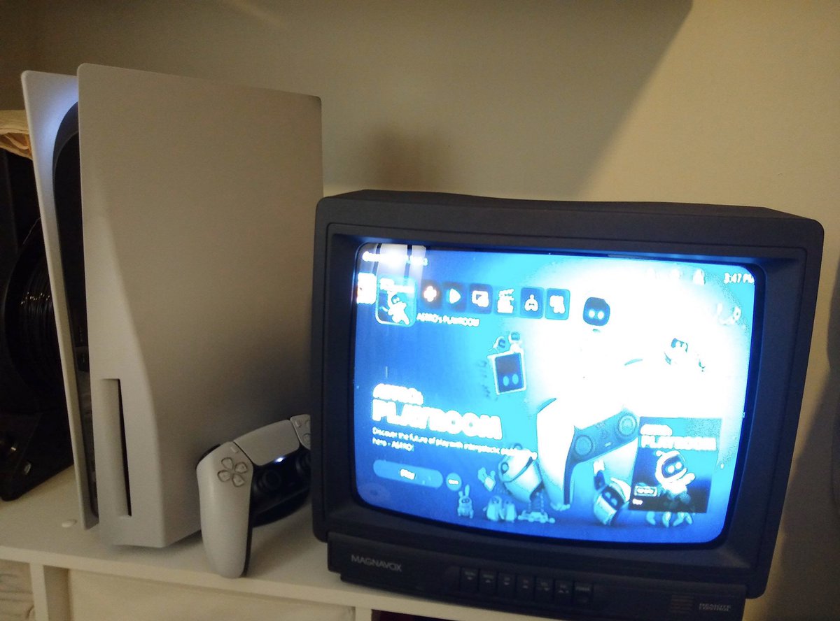denziiiiiiinho's tweet photo. J’ai reçu ma ps5 🤙👌👌 alors vous avez le seum les ploucs ?? https://t.co/0p1KwTBZEU