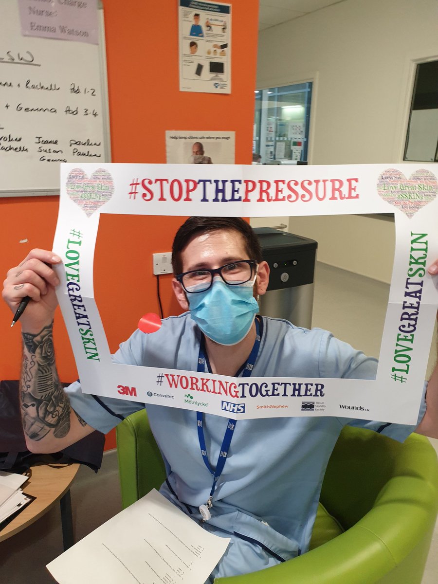 EmmaWat35167605's tweet photo. Ward C5 raising awareness for #stopthepressure day 2020! 🔴 #lovegreatskin #aSSKINg @DG_Improvers @DGNHS @emma_whitby @SamanthaS3rvie https://t.co/akmNDgzWSg