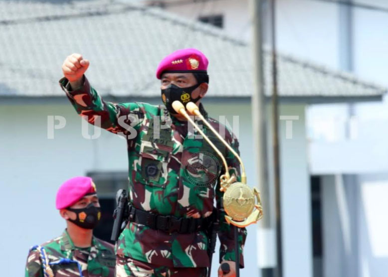 Puspen_TNI's tweet photo. Panglima TNI Marsekal TNI @TjahjantoHadi , melakukan sidak di tiga Markas Komando Pasukan Khusus TNI, yaitu @penkopassus , @marinir_tni_al  dan Paskhas @_TNIAU .
#tni #puspentni #p5tni #sidak #kopassus #marinir #paskhasau 
https://t.co/rAClUwMDn2 https://t.co/cvuweV45y8