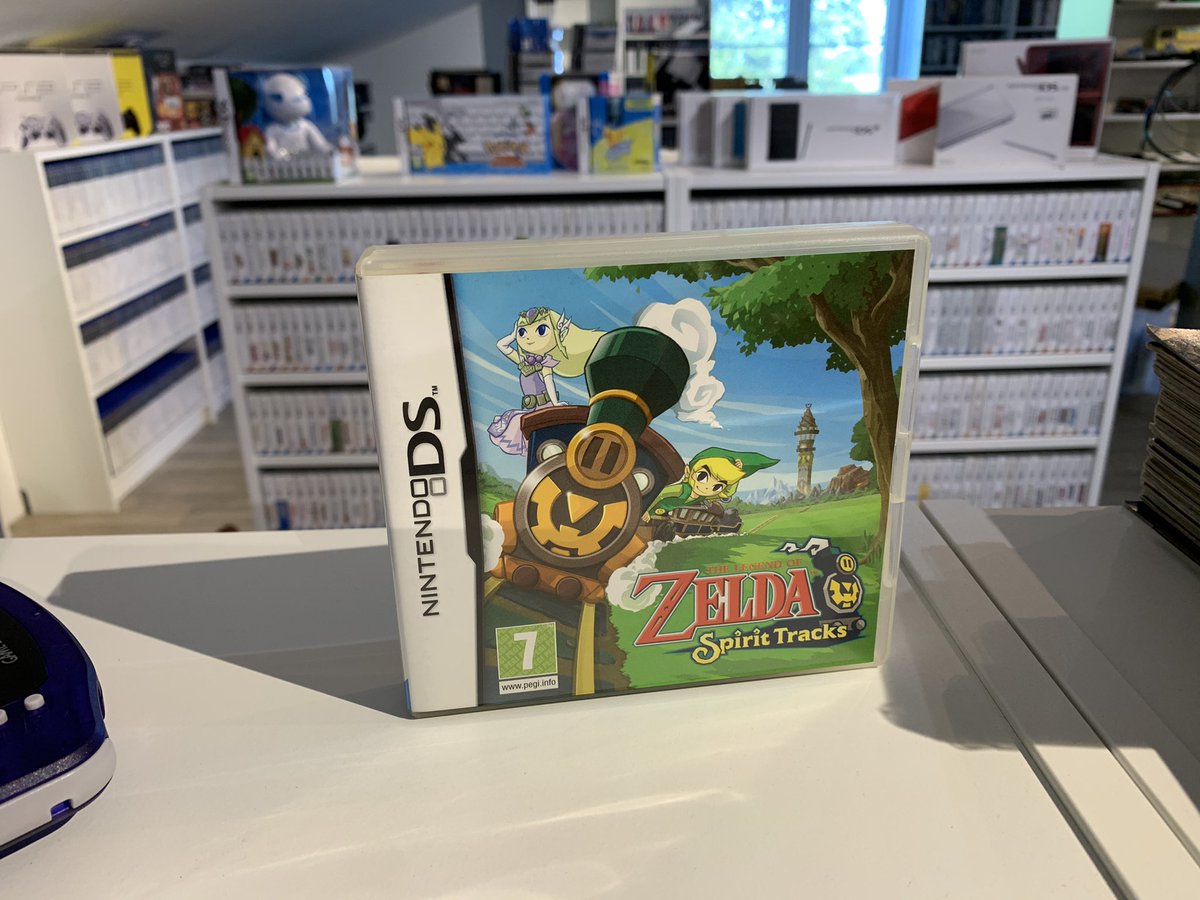 CollectorVault's tweet photo. So.... what is wrong in this picture? 😬😬🥳🤘#limitedrungames #starwars #racerrevenge #bountyhunter #ps4
Big win for 2 new #pcbigbox games 🙏
#gamemuseum #videogames #gamecollecting #gamecollectors #gameerrors #wrongpackaging #zelda #tloz #gameboy #retrogaming #oldgames https://t.co/EDpBh1KWID
