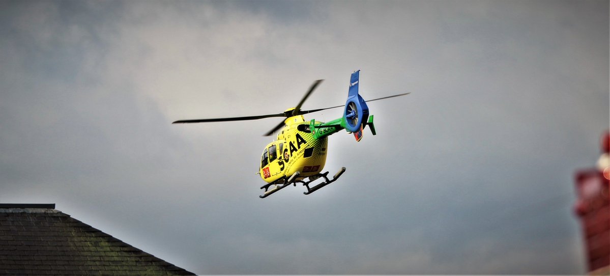 WindyWilson88's tweet photo. Helimed76 looking nice and vibrant this morning. The other image is one I took about 4 weeks ago when young Windy was up at @ACSflight having a flying lesson 

#Helimed76 #ACSFlightTraining #PerthAirport #SCAA https://t.co/gdKbAXBIMt