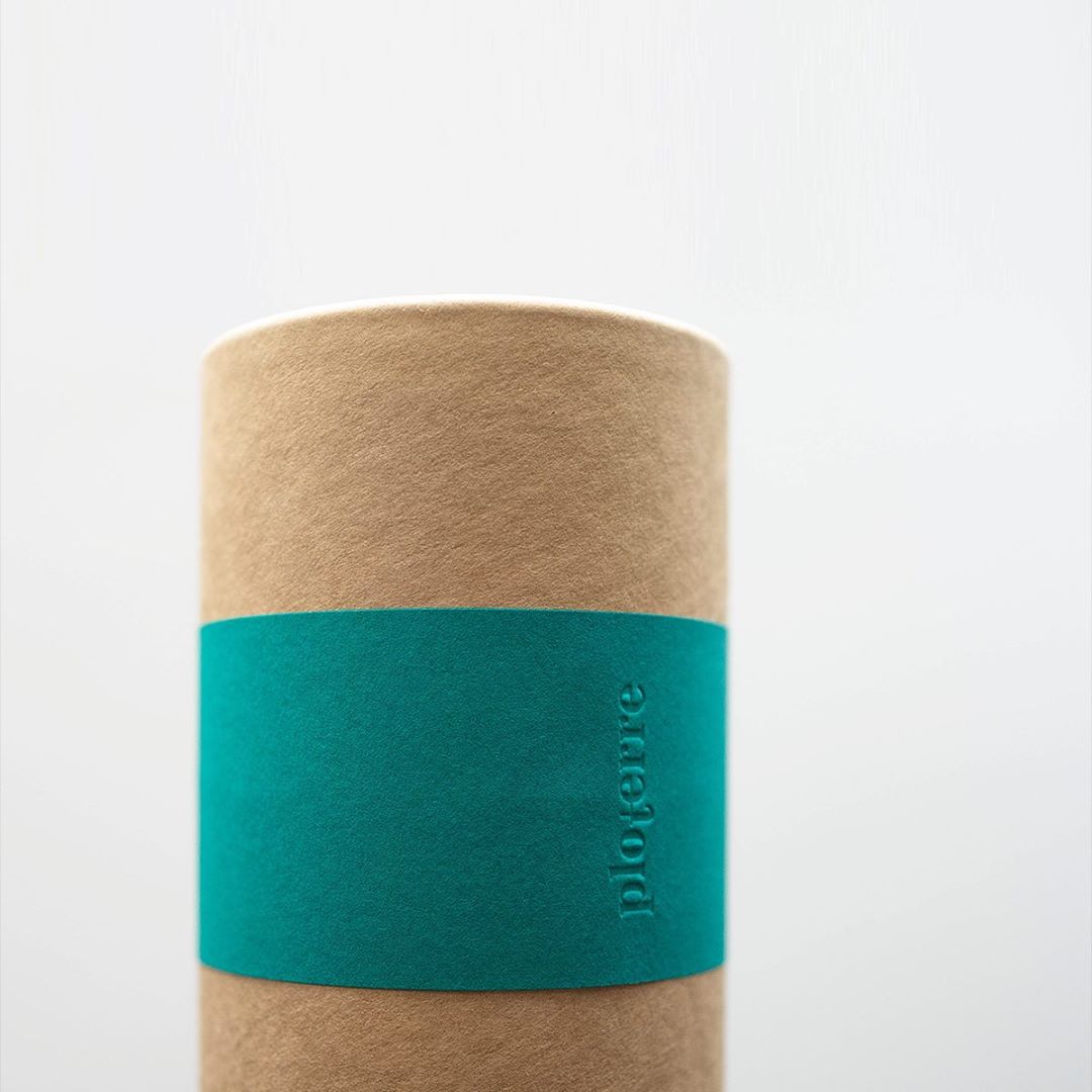 mooipapier's tweet image. #ColorplanLabels #MarrsGreen met letterpress gedrukt voor  ploterre's nieuwe verpakking.